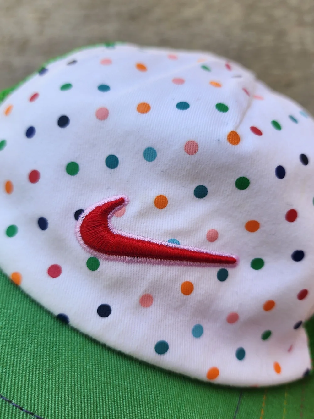 Nike Multicolor‎ Polka Dot Cap Green Mesh Snapback Hat Red Swoosh, Child Size